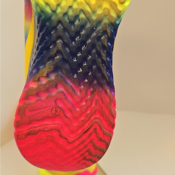 Women’s Nike Yellow Rainbow Mesh Runners size 12 - Picture 5 of 7